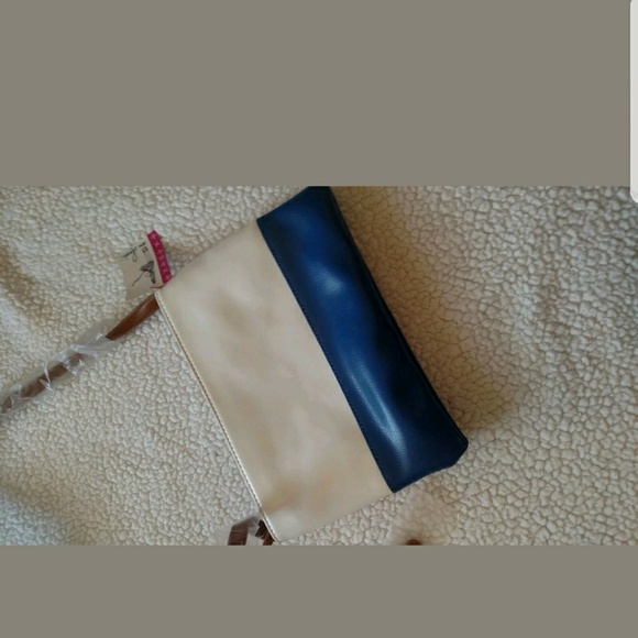 Miss Darcee, "I Feel Pretty," color block purse. - Picture 2 of 8